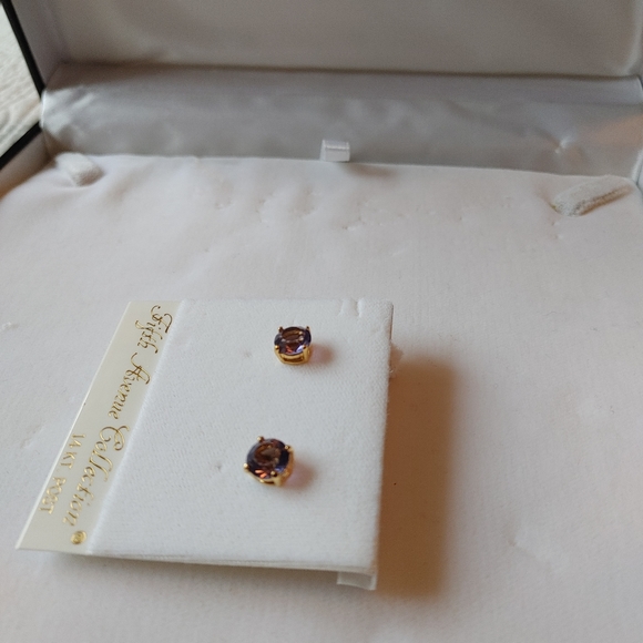 Genuine Swarovski Crystal "Amethy" earrings. - Picture 2 of 4